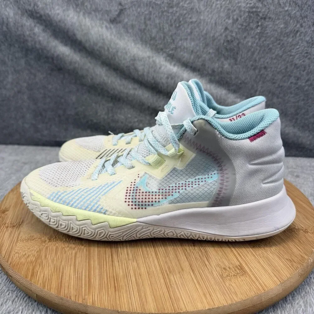 Nike Kyrie Shoes Boys Size 5 White Blue Basketball Sneakers Youth DD0340-102